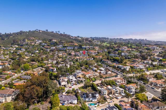 1543 Soledad Avenue, La Jolla CA: https://media.crmls.org/mediaz/55cbfbdb-f58f-4e06-ae19-c4de764b18e7.jpg