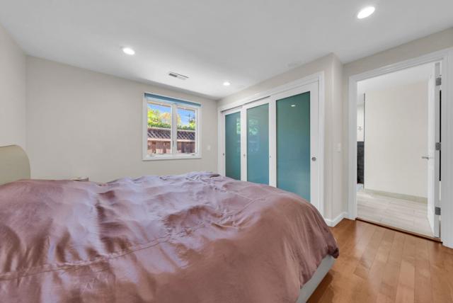 1024 Berkeley Avenue, Menlo Park CA: https://media.crmls.org/mediaz/55cc69f5-cabc-40eb-b0ce-cffb7f7d1563.jpg