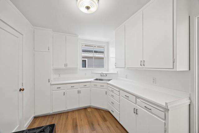 1423 Greenwood Avenue, San Carlos CA: https://media.crmls.org/mediaz/55ccec08-9bdf-4c94-8e05-52f5cadc1993.jpg