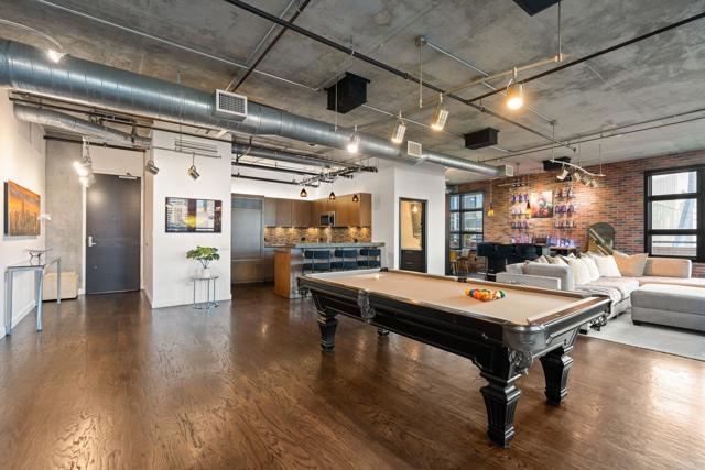 877 Island Avenue, San Diego CA: https://media.crmls.org/mediaz/55cdfb39-1920-43ae-a6a0-c36d7f7773fc.jpg