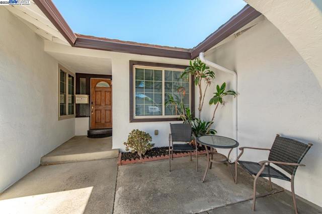 1059 Lakehurst Rd, Livermore CA: https://media.crmls.org/mediaz/55cf35bf-4be7-4ea2-9faf-5f695559a305.jpg