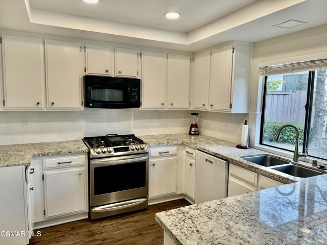 26914 Deerweed Trail, Calabasas CA: https://media.crmls.org/mediaz/55cf53d0-a88c-446f-8655-de6df6594c64.jpg
