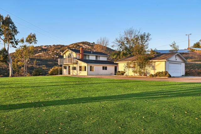 26086 Bear Valley Heights Road, Escondido CA: https://media.crmls.org/mediaz/55cf597f-c6da-4f09-ba36-da2ee2eab93c.jpg