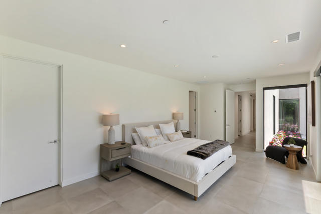 57939 Santo Thomas, La Quinta CA: https://media.crmls.org/mediaz/55d0f0bb-de29-445d-85af-e1b70db48409.jpg