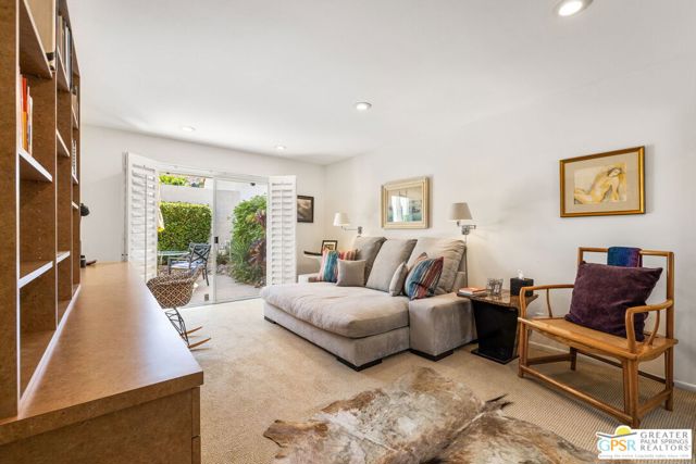 3351 Andreas Hills Drive, Palm Springs CA: https://media.crmls.org/mediaz/55d0feb3-eba6-44e6-932e-6bafdc89d24d.jpg