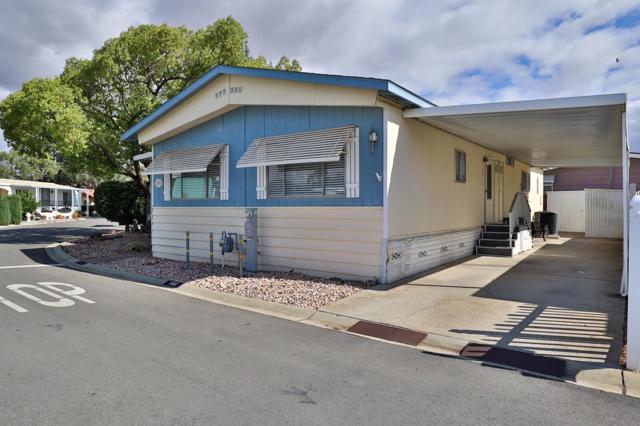 275 Burnett Ave, Morgan Hill CA: https://media.crmls.org/mediaz/55d10b1f-542e-4efc-91ec-a3e83a01b3a2.jpg