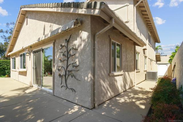 9932 Ironwood Place, San Diego CA: https://media.crmls.org/mediaz/55d1132f-9628-4429-97eb-5a1ef664dbc3.jpg