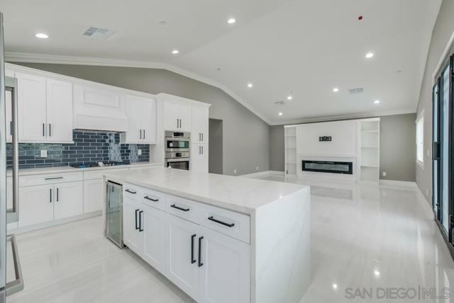 2476 Coolidge Ave, Los Angeles CA: https://media.crmls.org/mediaz/55d1409c-992a-4ba3-a1c3-d74d5d5d74d3.jpg