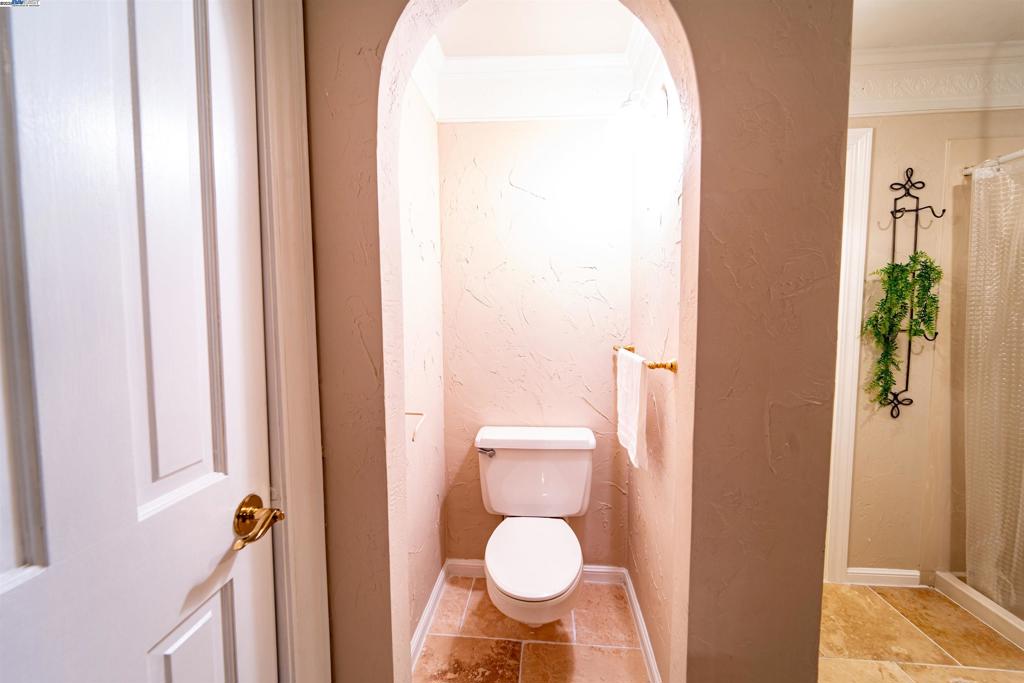 https://media.crmls.org/mediaz/55d14665-026f-44fb-a3e5-536028814b65.jpg?preset=X-Large