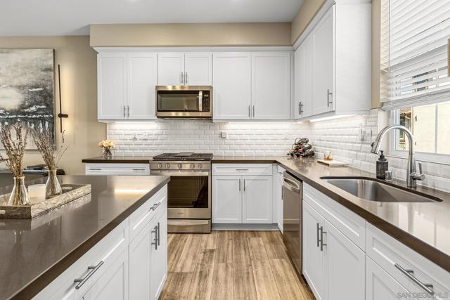 4347 Harbor Way, Oceanside CA: https://media.crmls.org/mediaz/55d15aeb-0d66-4876-8e29-86defbb4fa10.jpg