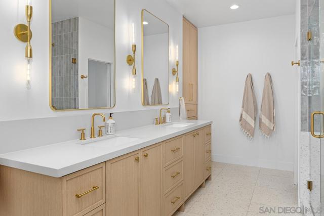 1826 Galveston St, San Diego CA: https://media.crmls.org/mediaz/55d215e7-e399-4950-9f41-96c36dacc3bc.jpg
