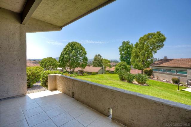 17438 Plaza Otonal, San Diego CA: https://media.crmls.org/mediaz/55d26b1a-4034-4f20-8fea-77938c57795e.jpg