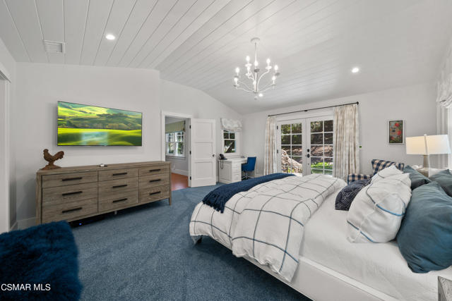 1464 Hidden Valley Road, Thousand Oaks CA: https://media.crmls.org/mediaz/55d2b09a-6ffc-4676-af4d-6e0259107f57.jpg