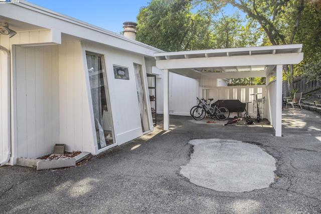 366 Ilo Ln, Danville CA: https://media.crmls.org/mediaz/55d2ddfc-fcfb-43aa-a7e5-7fa70f40a98f.jpg