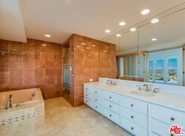 3 Bed Home for Sale in Los Angeles, California