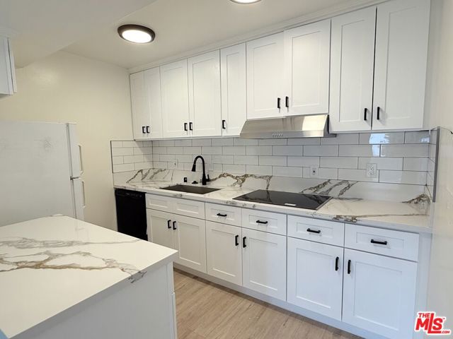 10840 Camarillo Street, North Hollywood CA: https://media.crmls.org/mediaz/55d36f58-124b-4754-ac98-54c9b2933ca2.jpg