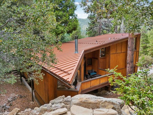 55491 Howland, Idyllwild CA: https://media.crmls.org/mediaz/55d37605-3a92-4c11-8a29-75fa0cf9b583.jpg