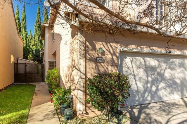 239 Kerry, Fremont CA: https://media.crmls.org/mediaz/55d38508-41a0-4194-95b2-d7edd572fd0d.jpg