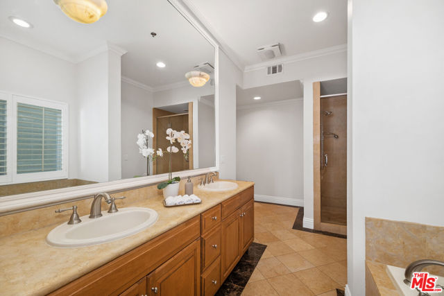 11840 Dorothy Street, Los Angeles CA: https://media.crmls.org/mediaz/55d41ac0-ebfd-443f-9b77-94e63c9ef8bc.jpg