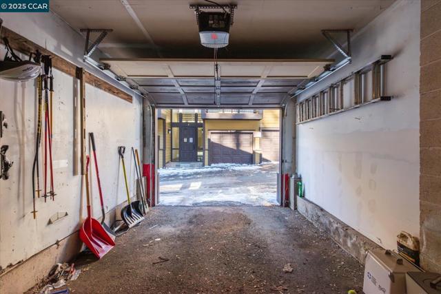 2201 Scott Peak Pl 49,  CA: https://media.crmls.org/mediaz/55d43c94-605f-40df-aae2-2174cdbf7893.jpg