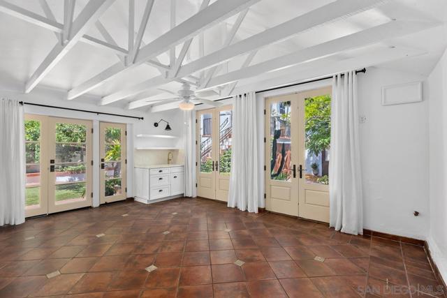 7728 Ludington Pl, La Jolla CA: https://media.crmls.org/mediaz/55d45578-176b-41f1-8c78-49a39dccb594.jpg