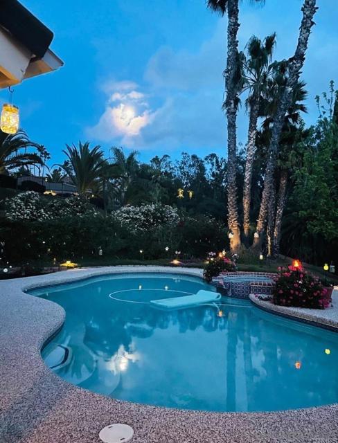 1033 1035 Summit Trl, Escondido CA: https://media.crmls.org/mediaz/55d46fb9-bb42-4869-9927-2d933c77badc.jpg