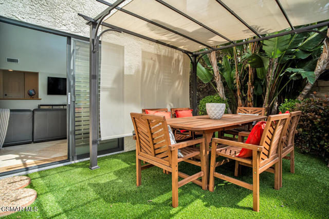 6057 Rainbow Hill Road, Agoura Hills CA: https://media.crmls.org/mediaz/55d49fc1-a403-4802-813d-e3c6f24dc9c4.jpg