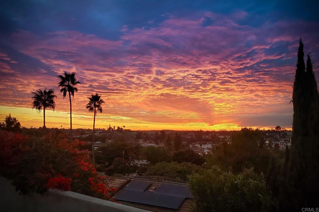 https://media.crmls.org/mediaz/55d4c0e4-0b94-481a-8643-c338879ae75a.jpg?preset=X-Large