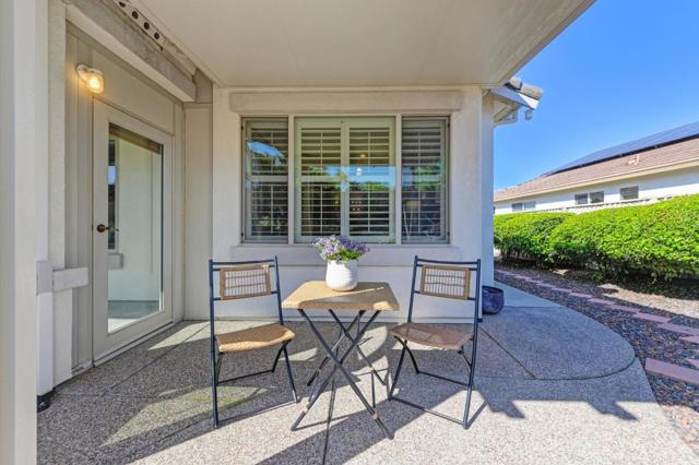 2054 Stonecrest Lane, Lincoln CA: https://media.crmls.org/mediaz/55d59e2c-6f45-4162-a137-e3bdeea628a0.jpg