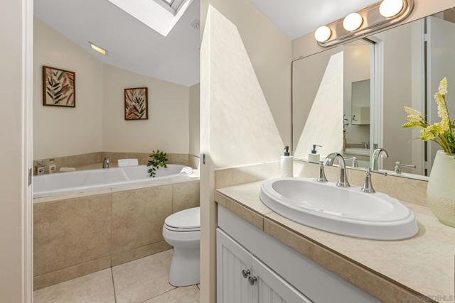 6338 Caminito Del Pastel, San Diego CA: https://media.crmls.org/mediaz/55d5ba0b-c2b9-470e-bb03-b08bdabb6c3c.jpg