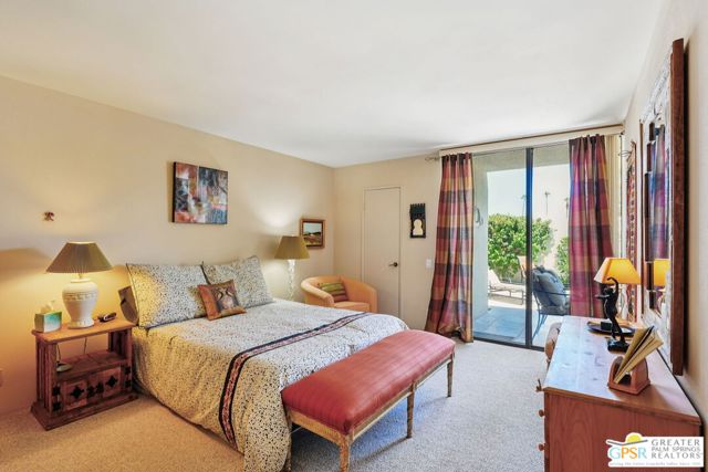 1445 Via Isla, Palm Springs CA: https://media.crmls.org/mediaz/55d5ce2d-7450-49ec-8022-0c15413bc011.jpg