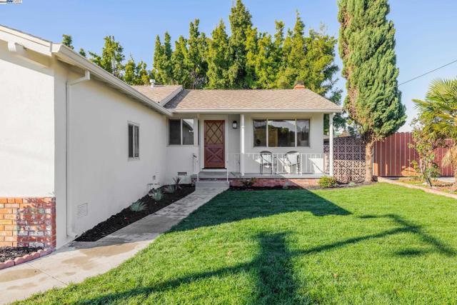 1980 Dayton Ave, San Leandro CA: https://media.crmls.org/mediaz/55d6b60c-384c-4b8b-97cd-78194d4c2c82.jpg