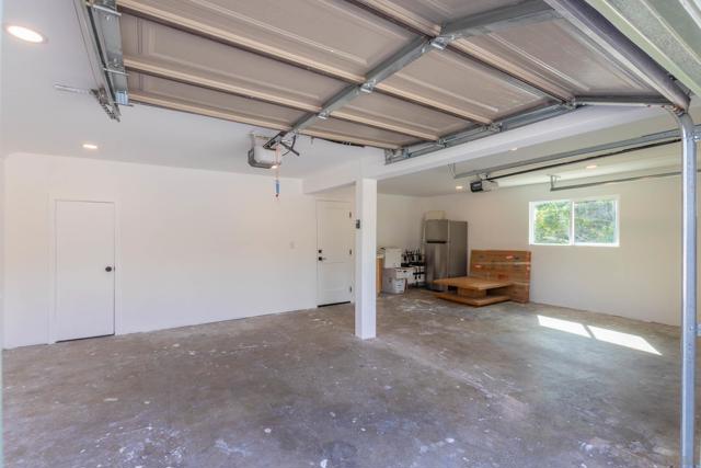 361 E Indian Rock Rd, Vista CA: https://media.crmls.org/mediaz/55d7409b-16f2-4981-a839-8edf40954065.jpg