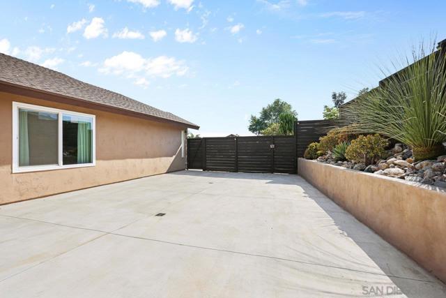 9335 Telkaif St, Lakeside CA: https://media.crmls.org/mediaz/55d834ec-7930-4e24-8284-ca20137f6ec6.jpg