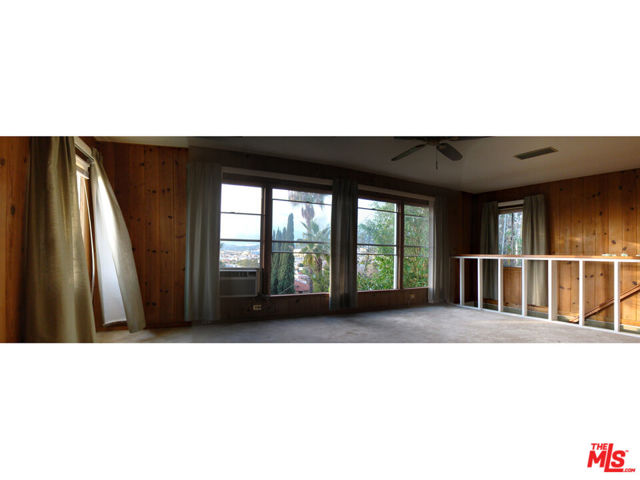 975 Lucile Avenue, Los Angeles CA: https://media.crmls.org/mediaz/55d8c23e-7466-4f9a-8c95-3f93fdb4bfea.jpg
