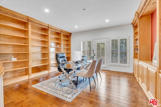 1535 Verde Ridge Lane, Westlake Village CA: https://media.crmls.org/mediaz/55d92c3b-5505-42a7-b592-68b2bd110bc4.jpg
