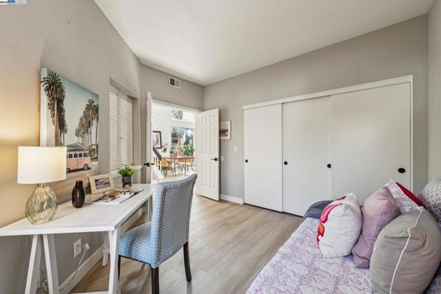 121 Jervis Bay, Alameda CA: https://media.crmls.org/mediaz/55d94c1b-6fe7-47f8-a7fd-20fe46d8e6ee.jpg