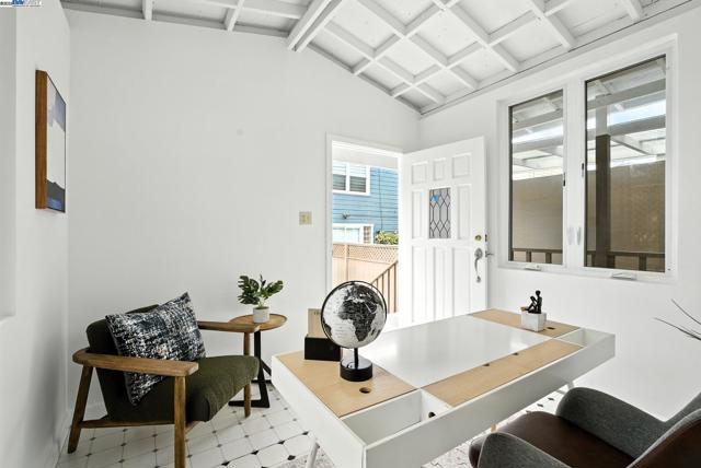 24 Riverton Dr, San Francisco CA: https://media.crmls.org/mediaz/55d9917c-7472-4e40-a9f9-ef1ba5d99166.jpg