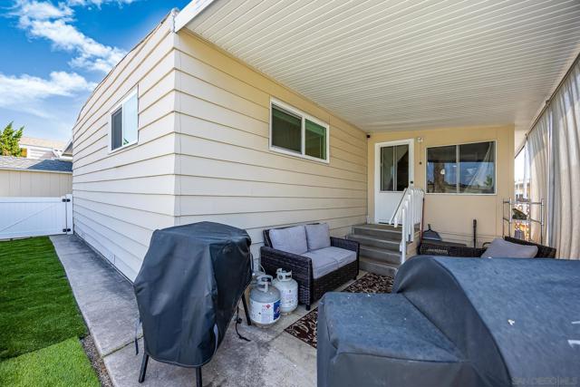 8301 Mission Gorge Rd, Santee CA: https://media.crmls.org/mediaz/55da2652-2fcd-4f90-b9f6-660759e01101.jpg