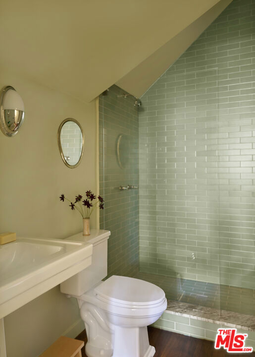 Image 25 of 35 For 1960 Escarpa Drive