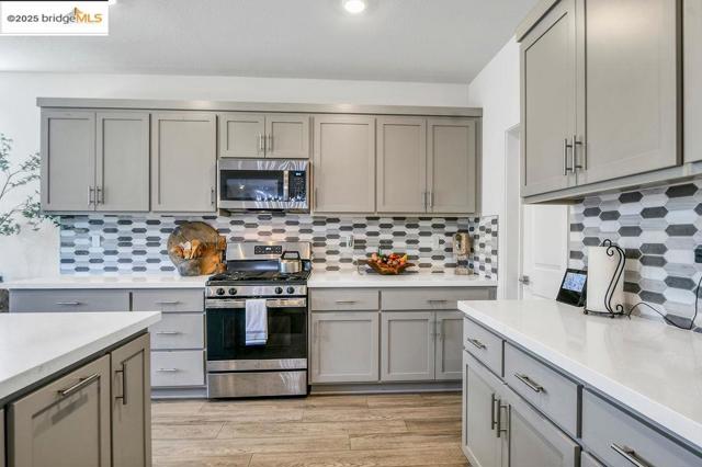 5153 MANIAGO WAY, Antioch CA: https://media.crmls.org/mediaz/55da8143-3f87-4228-8879-8e8ef9644b6e.jpg