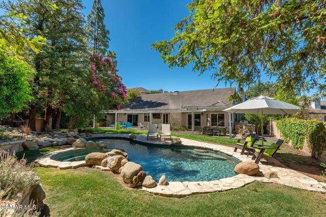 4953 Kilburn Court, Oak Park CA: https://media.crmls.org/mediaz/55daa7be-7ac5-4d6c-b3cb-5cccbe3f169c.jpg