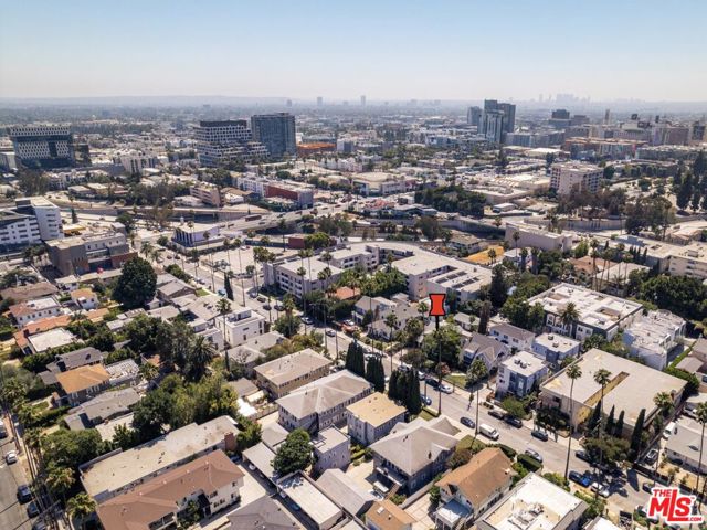 1807 N Van Ness Avenue, Los Angeles CA: https://media.crmls.org/mediaz/55dae6c4-4b31-4f40-b36a-18cceee0b29c.jpg