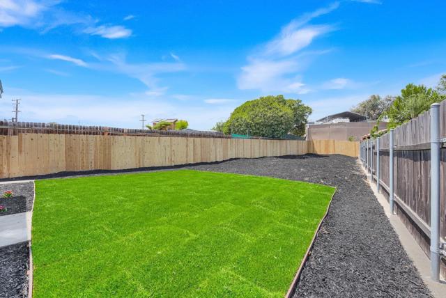 Detail Gallery Image 3 of 30 For 5885 Lynn St, San Diego,  CA 92105 - 3 Beds | 2 Baths