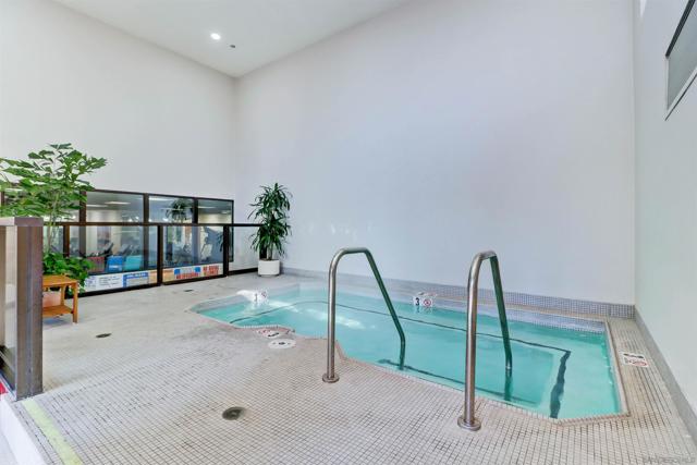 230 W Laurel Street, San Diego CA: https://media.crmls.org/mediaz/55dd603e-2818-4d7b-8cb3-811ea5c92f4a.jpg