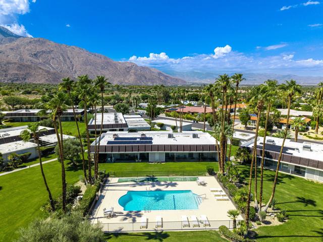2515 E Jacaranda Road, Palm Springs CA: https://media.crmls.org/mediaz/55dd7412-4947-4639-93e9-315ca5f9f814.jpg