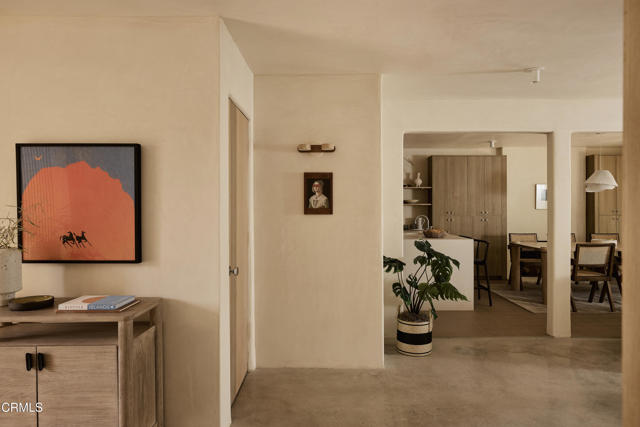 Detail Gallery Image 6 of 38 For 4781 Round Top Dr, Los Angeles,  CA 90065 - 4 Beds | 2 Baths