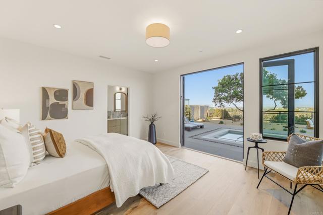 Detail Gallery Image 32 of 72 For 8341 La Jolla Scenic Dr, La Jolla,  CA 92037 - 5 Beds | 5/1 Baths