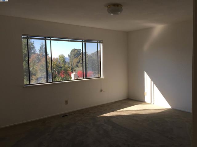 21164 Timco Way, Castro Valley CA: https://media.crmls.org/mediaz/55df9350-016c-468d-84f9-bf78ea6a87a5.jpg