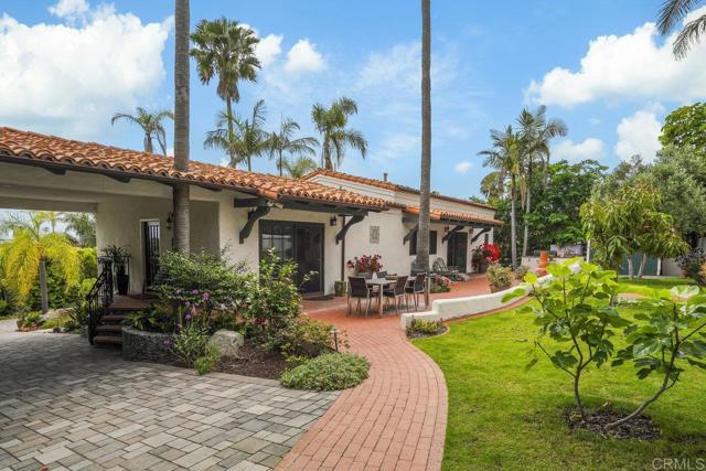 308 Sunset Drive, Encinitas CA: https://media.crmls.org/mediaz/55dfc7bb-352d-4b94-a46b-178dc6e38618.jpg